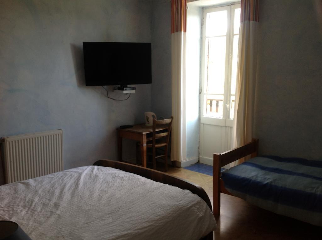 Hotel Saint Verny Villeneuve-d'Allier Экстерьер фото